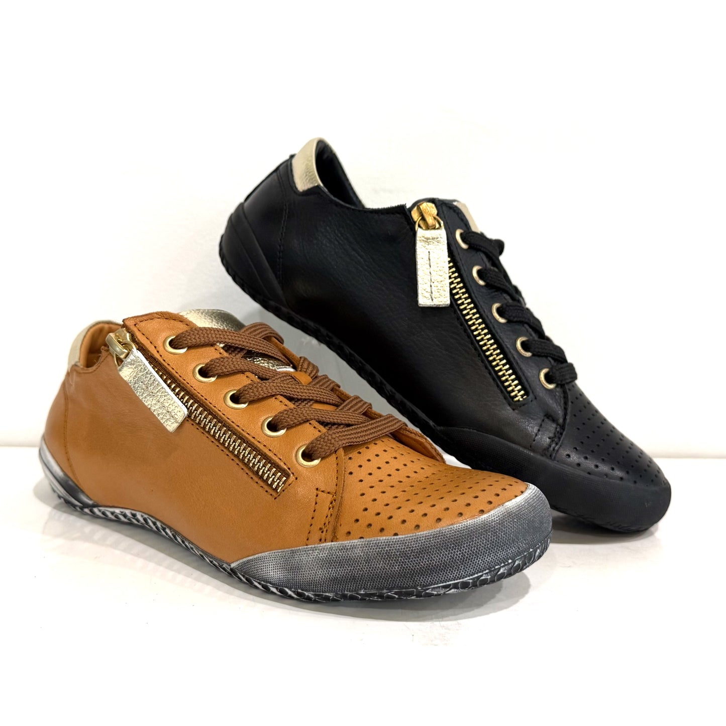 RILASSARE Tails - Black/Gold Leather