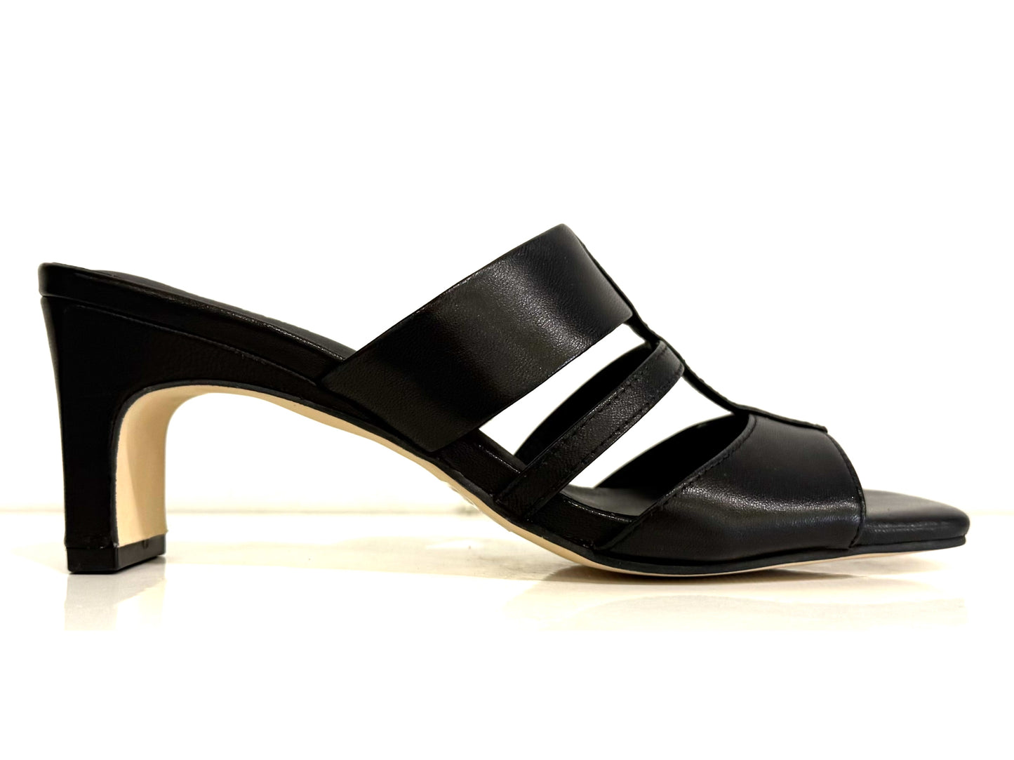 ISABELLA Pacific - Black Leather